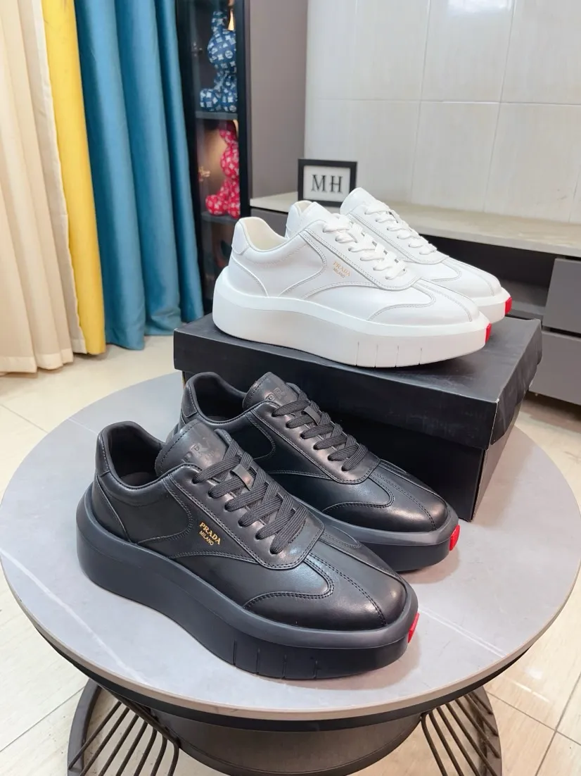 Men's shoes 💰620🌹🌹High-quality new Prada counters are launched simultaneously. The new men's shoes and 😘fabrics are selected from imported mesh and glue-spraying technology. Imported cowhide lining. 👍🏿High-end☄️Open-molded non-slip rubber outsole, exquisite lines, simple and elegant, comfortable and high-end for leisure travel. Code number: 38 to 44
